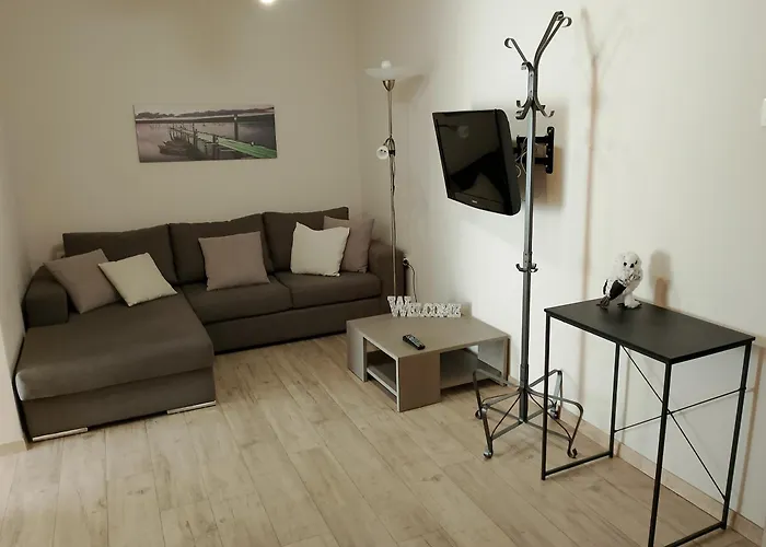 Patisia Metro Station 2 Bdrm Apartment By Mps