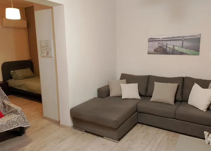Patisia Metro Station 2 Bdrm Apartment By Mps